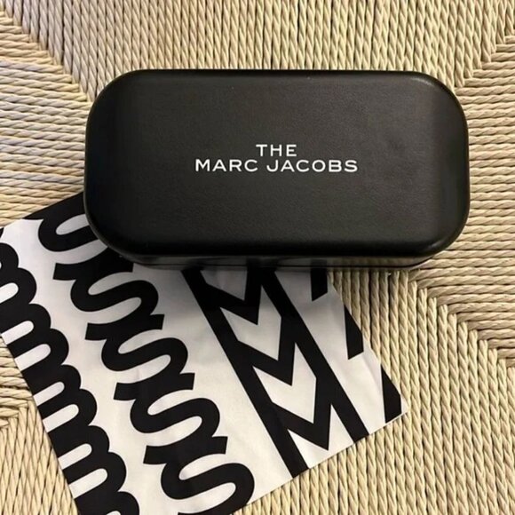 Marc Jacobs Sunglasses Case With Cleaning Cloth Black Hardcover Oversized NEW - Picture 8 of 16